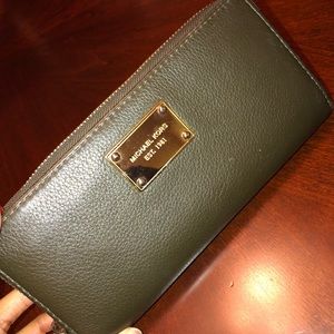 MICHAEL KORS olive green Wallet